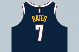 九游游戏中心-球衣记者:双向球员塔马-贝茨在掘金穿7号 队史上一位是雷吉